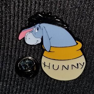 Disney Eeyore Pin Hunny Pot Loungefly Pooh & Friends Mystery 172865 Honey